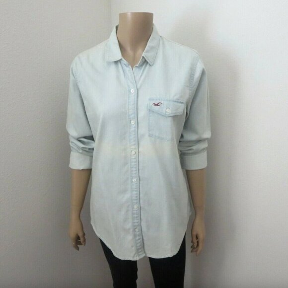 NWT Hollister Chambray Button Down Shirt Size Medium Light Wash - Picture 1 of 6